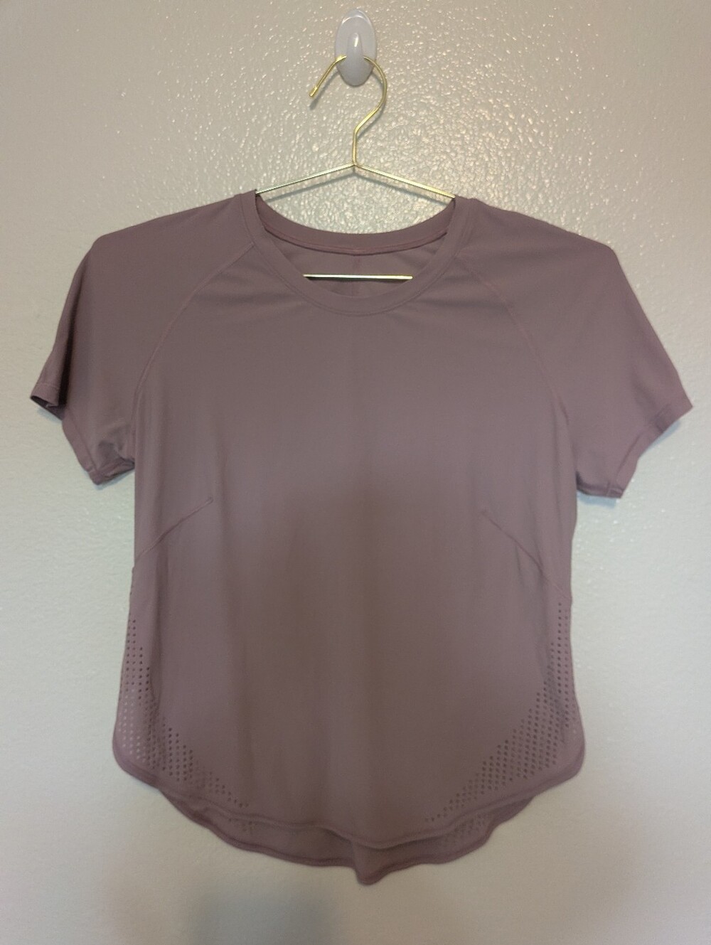 Lululemon UV Protection Running Short Sleeve Size Medium Pink Taupe 02136